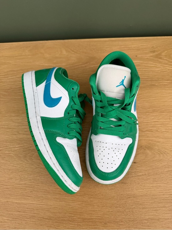 Jordan Shoes - Jordan Kids Low-Top Sneakers in Green/White with Blue Accents